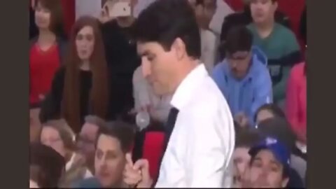 Lady rips into Trudeau calls him a sell out and a traitor