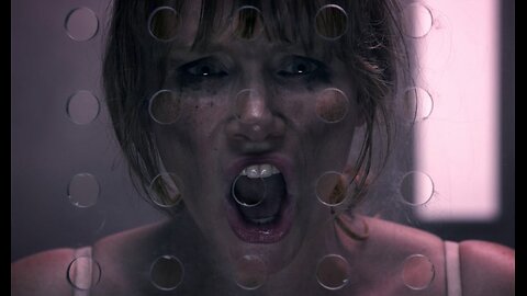 Black Mirror "Caduta libera"