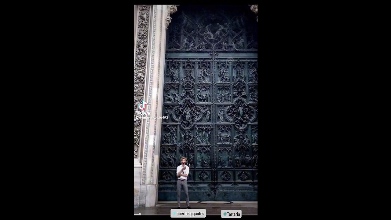 PUERTAS HECHAS PARA GIGANTES A LA ÉLITE PODEROSA NO LE CONVIENE