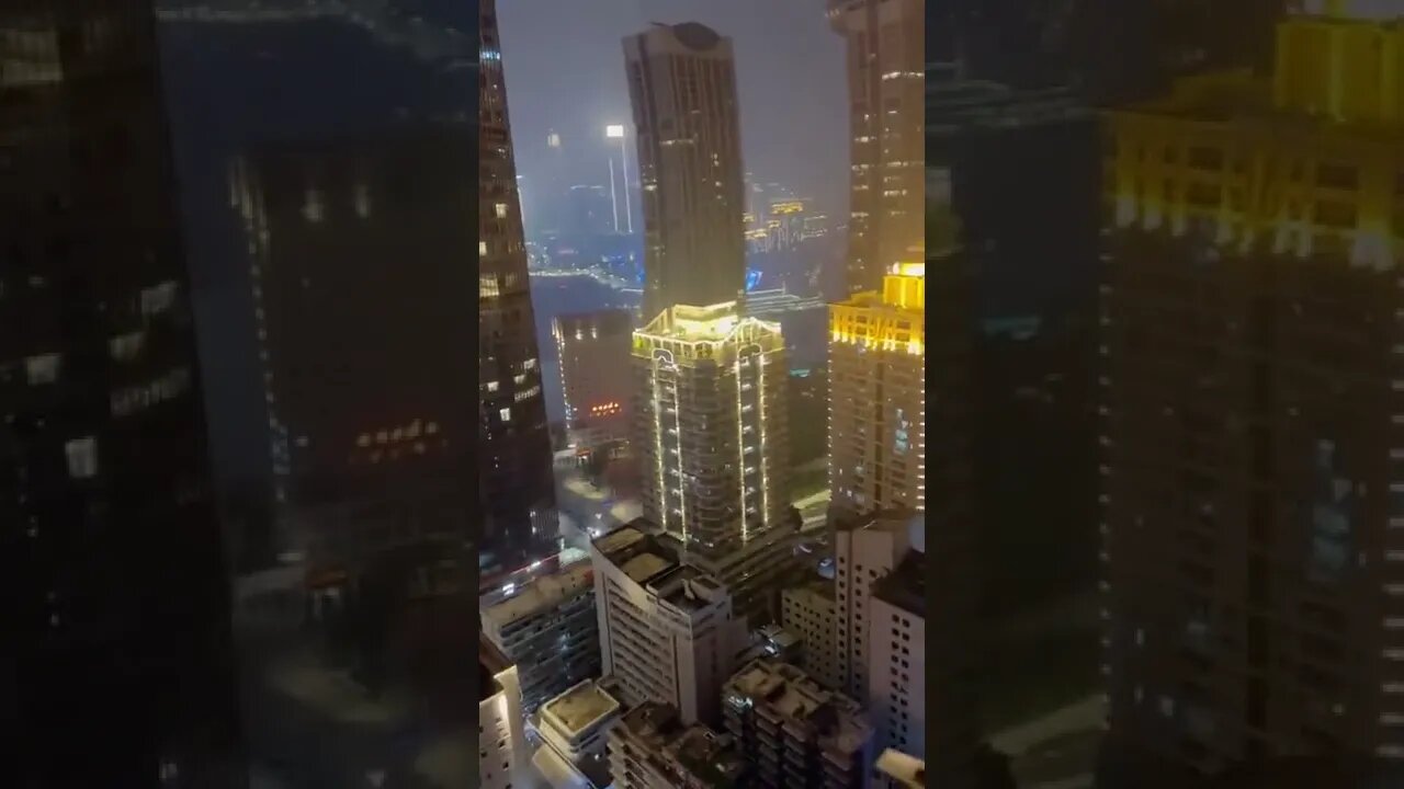 Chongqing China .. os gritos são de "liberdade".