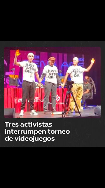 Ecoactivistas de Just Stop Oil protestan en una convención de videjuegos en Reino Unido