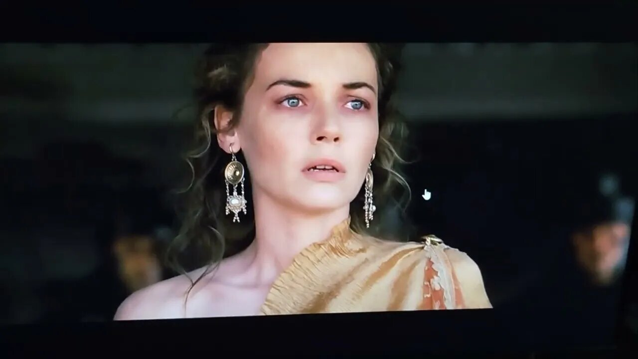 GLADIATOR KILLS THE CLEFT PALATE FREAK. I DO NOT LIKE THIS CLOWN!