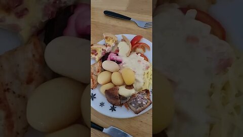 dinner 🍽 is served 😋 👌 😍