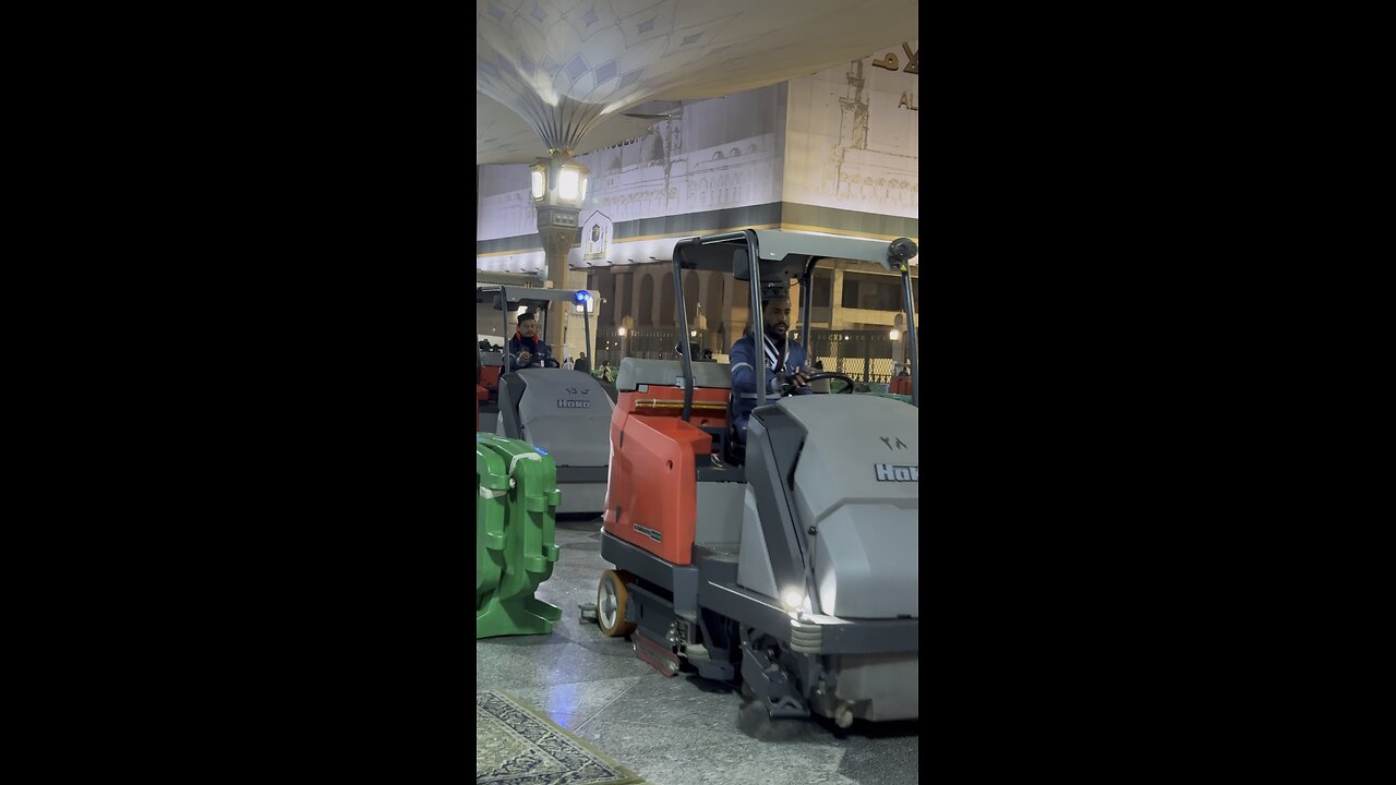 Workers of Masjid Nabawi