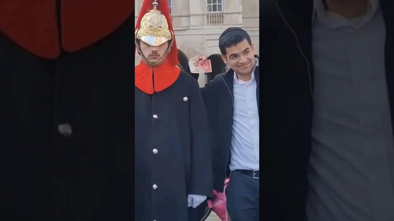 The kings guard poses with a dollar sign #horseguardsparade