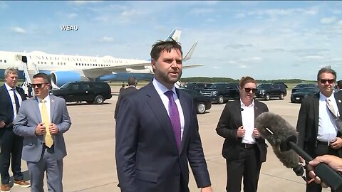 JD Vance Confronts Kamala Harris on the Tarmac
