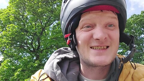 I am not in Prison, Don't Listen to r r rolly wob