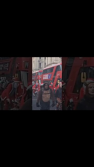 🎅 santa is coming to town #horseguardsparade