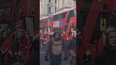 🎅 santa is coming to town #horseguardsparade
