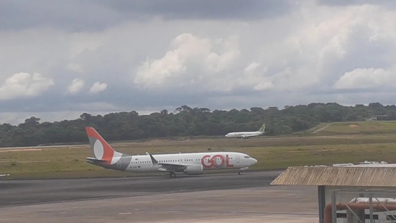 Boeing 737 MAX 8 PR-XMX vindo de Guarulhos e Boeing 737-400F PP-YBB vindo de Brasília