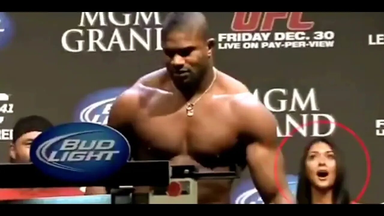 MMA = SEE WHAT HAPPENS DURING THE VIDEO = Léo Sócrates