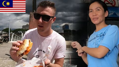 $1 Juicy Burger in Kuching, Borneo