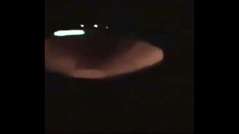 UFO sighting over town square hundreds of bystanders!!!!
