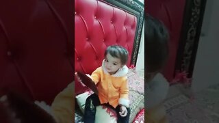 child watching cartoon #shorts #reaction #youtubeshorts