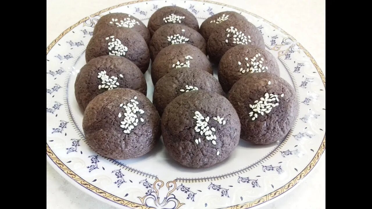 Homemade recipe for sesame cocoa cookies - simple and delicious #shorts