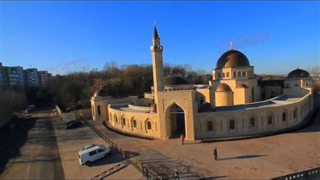 I pet goat 2 and the Ar-Rahma mosque in Kiev Ukraine Connection