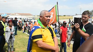 SOUTH AFRICA - Cape Town - Silversands and Mfuleni residents clash over school(Video) (JQA)