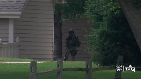 Man arrested after standoff at Pewaukee apartment complex