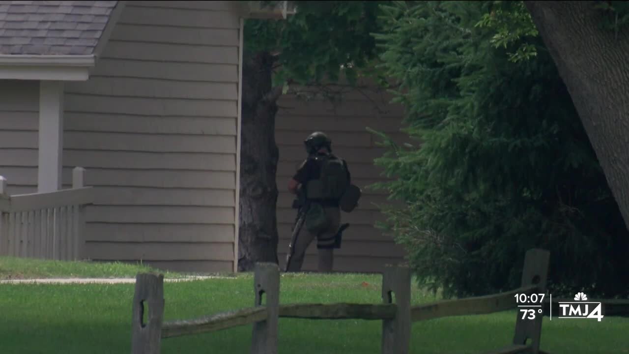 Man arrested after standoff at Pewaukee apartment complex