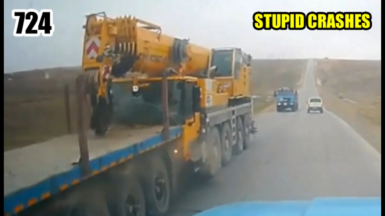 Stupid driving mistakes 724 (August 2022 English subtitles)