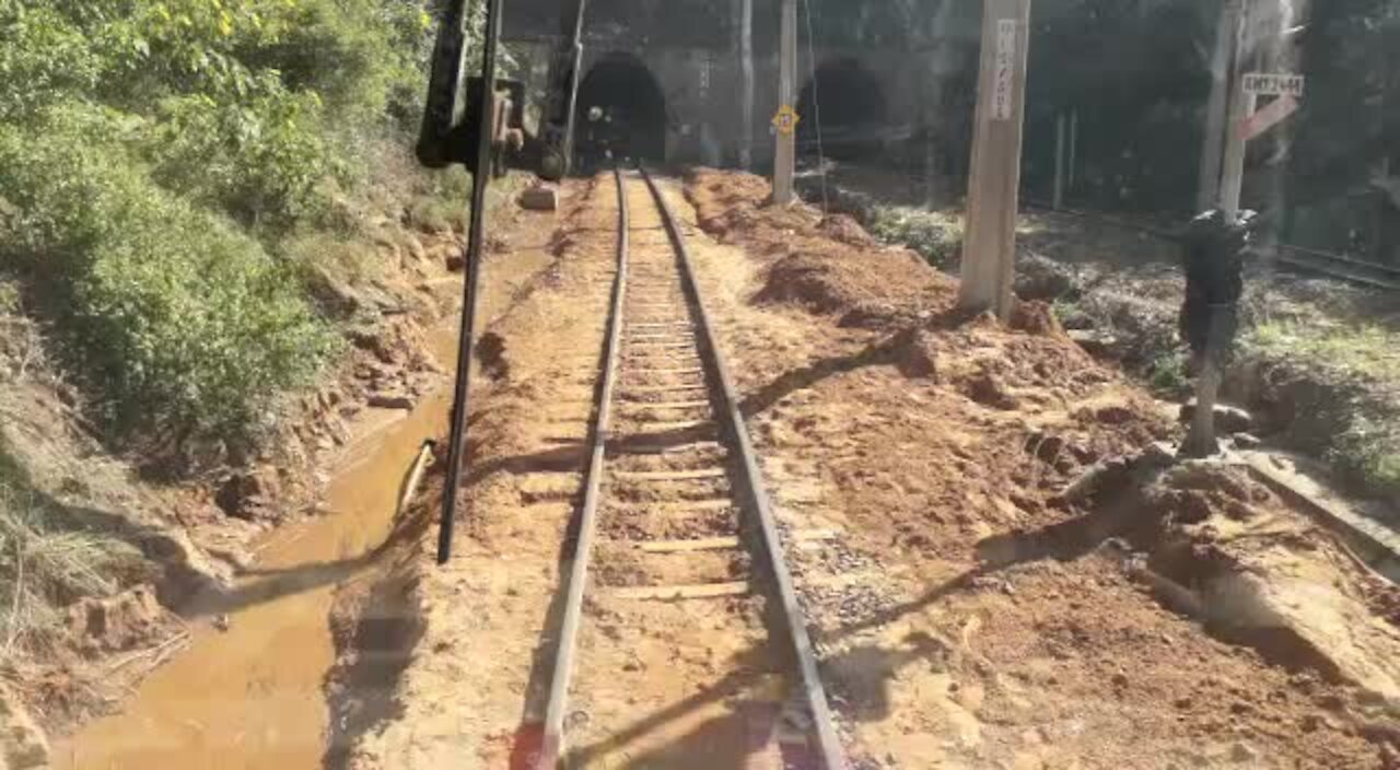 SOUTH AFRICA - Durban - Railway track still damaged (Videos) (gSV)