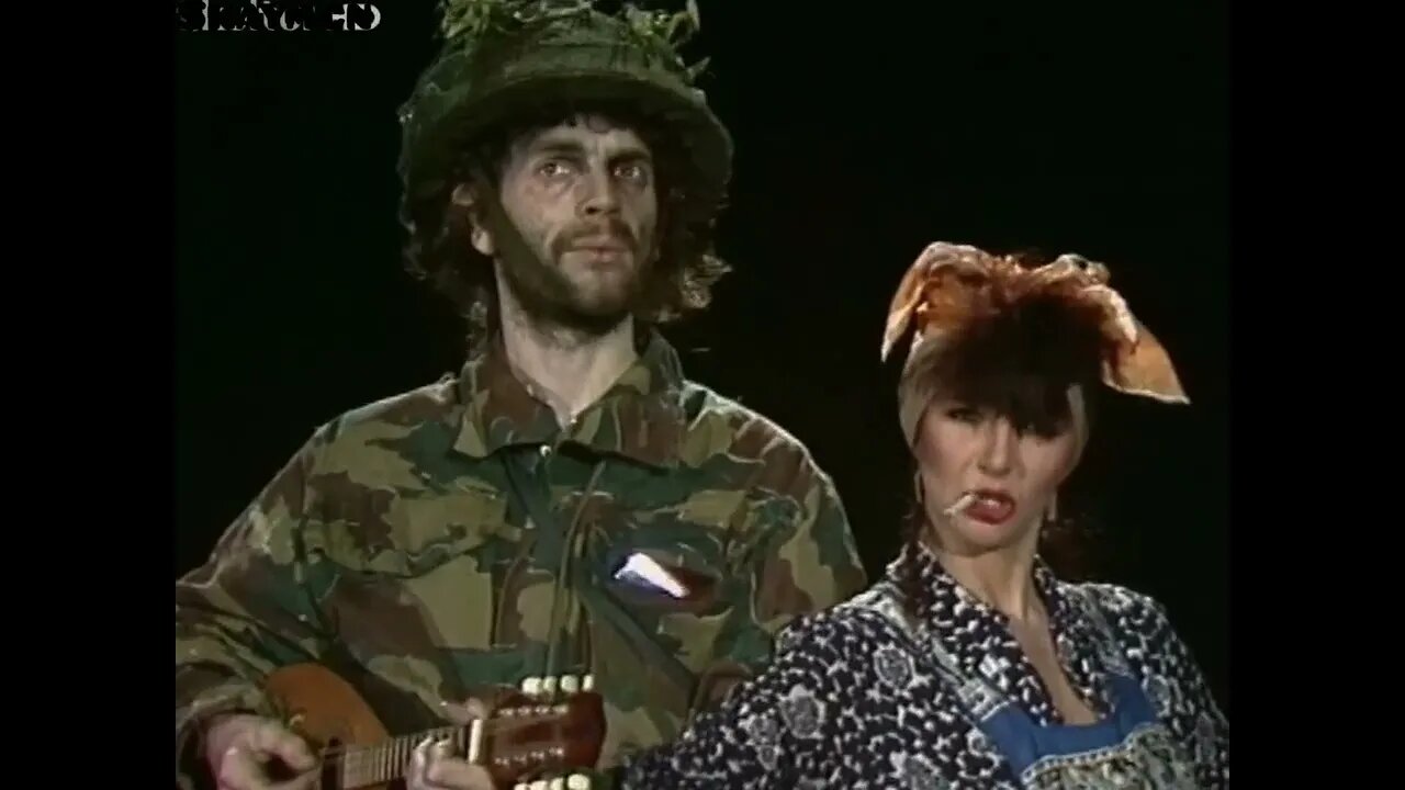 Kate Bush : Army Dreamers (HQ Stereo) German TV