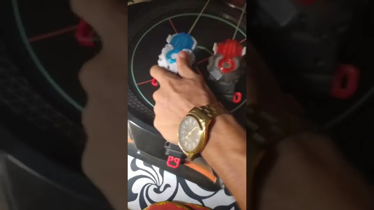 SUMIU! batalha de beyblade mirage fafnir vs astral spriggan #batalhadebeyblade