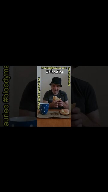 #maurieo #shorts NO SAUCE NEEDED ... NOW THATS A MINCE PIE