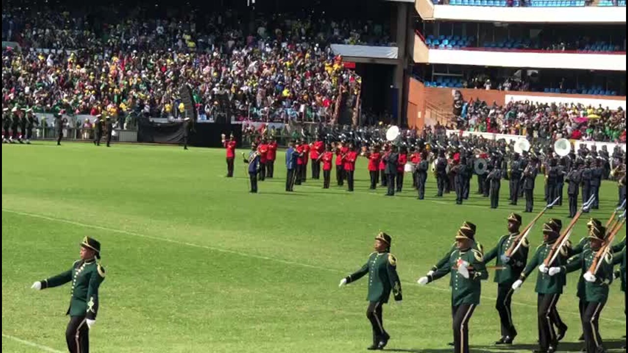 SOUTH AFRICA - Pretoria - Presidential Inauguration - SANDF marching onto field (video) (SES)