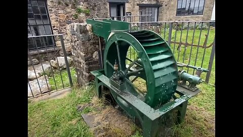 Is this waterwheel creating It’s own power? Free Hydro Energy ?