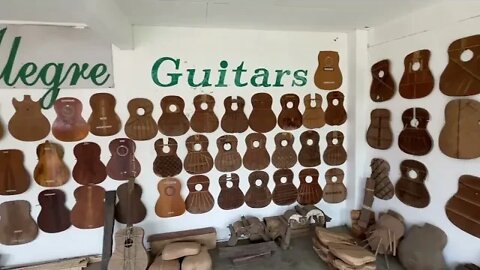 How to Buy an Acoustic Guitar in the Philippines
