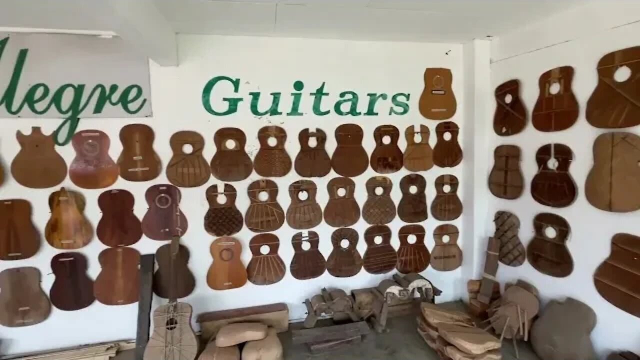How to Buy an Acoustic Guitar in the Philippines