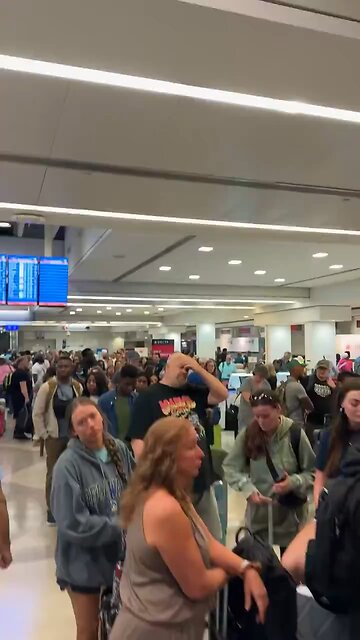 🚨 BREAKING NEWS: Microsoft Outage Becomes Largest IT Outage in History