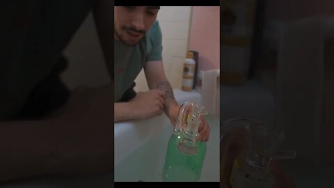 Gravity Bong Rips in My Bath Tub #stayhigh #stayup