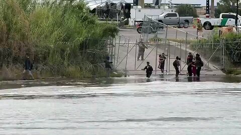 TX National Guard soldiers repelling a group of migrants trying to cross illegally into Eagle Pass
