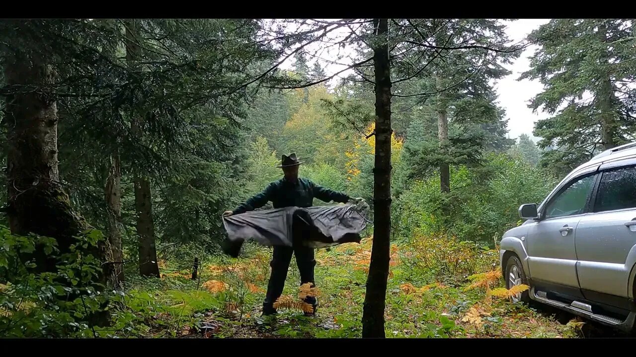 Camping alone in heavy rain and thunder -5