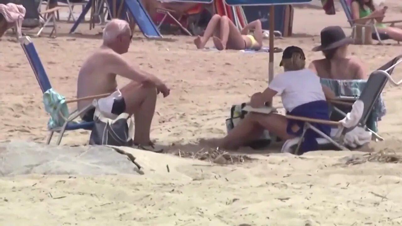 WATCH: After sending cluster bombs to Ukraine, President Biden enjoys a day at the beach