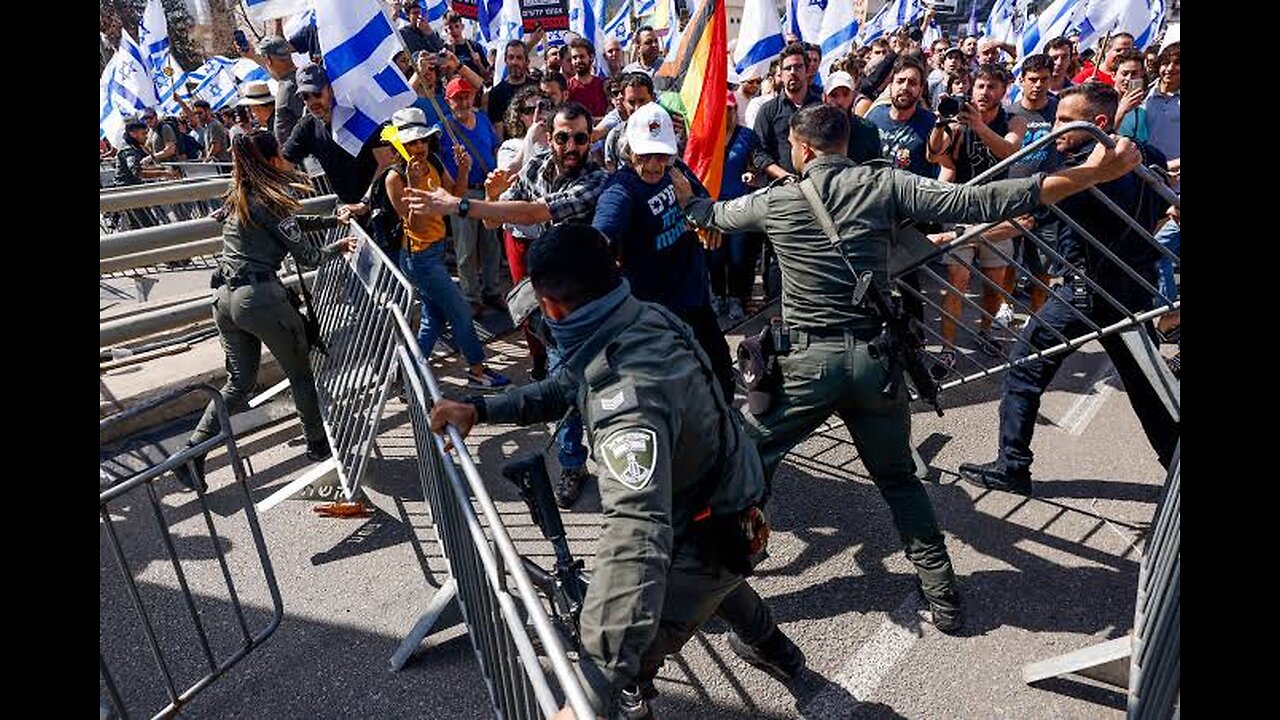 Israeli police clash with Eritrean asylum seekers in Tel aviv