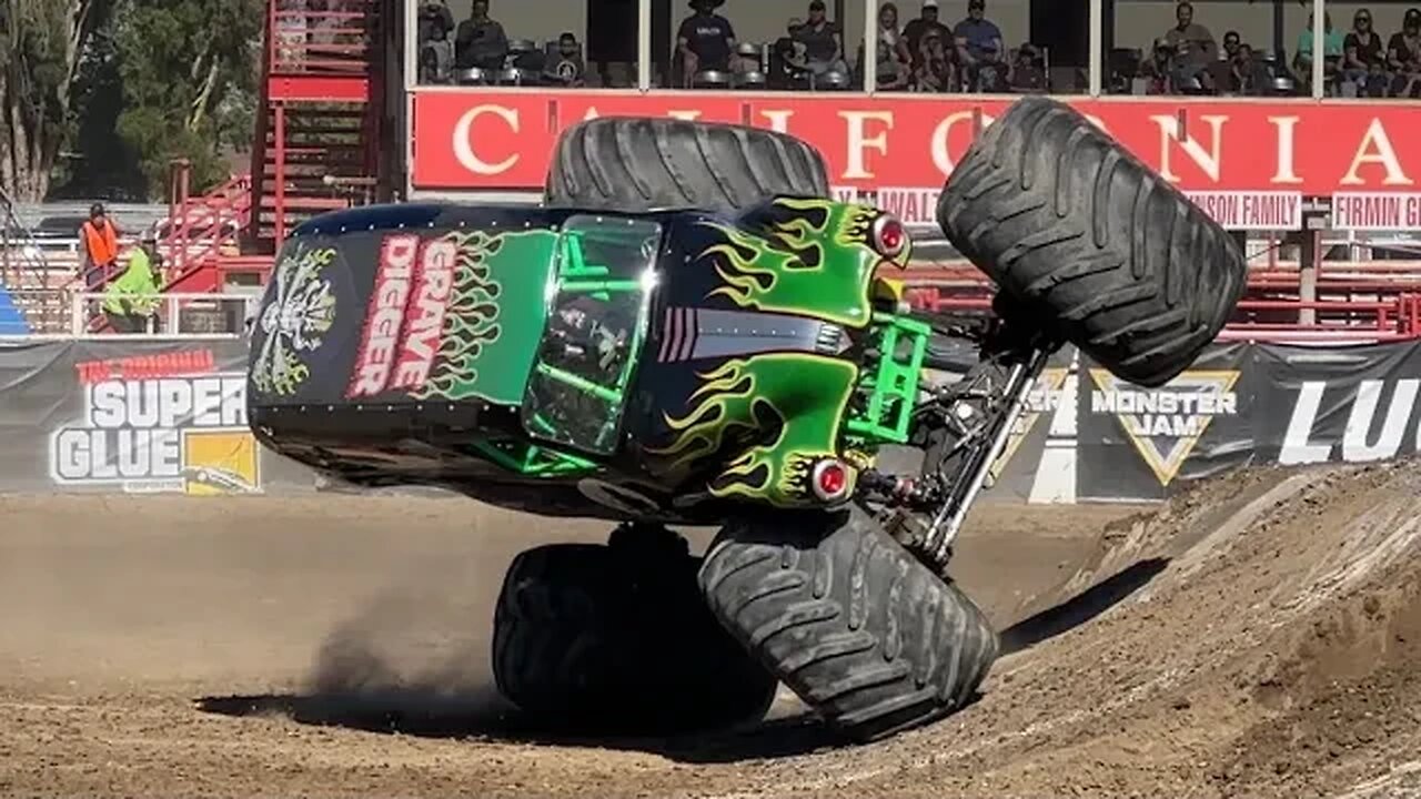 Monster Jam INSANE SAVES