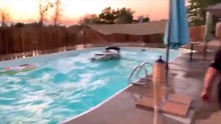 CNN: Pool Water Reacts to Earthquake