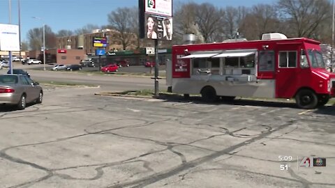 Kansas City entrepreneurs see opportunity in food trucks