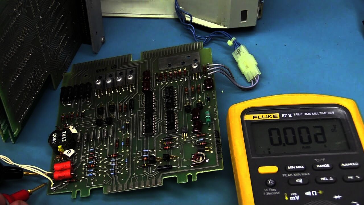 EEVblog #663 - Compucorp 322G Calculator Teardown