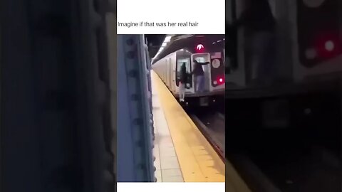 Imagine if that was her real hair 😹😹😹