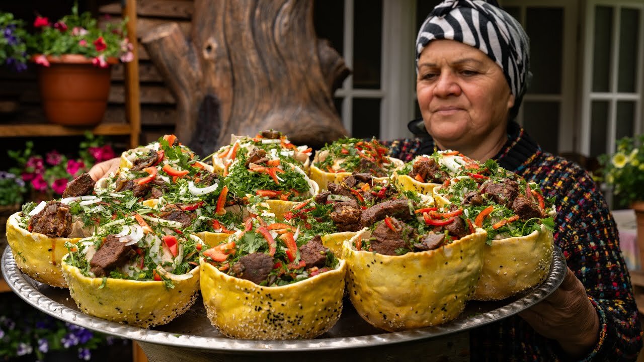 Farm to Table： Savory Meat Bowls with Fresh Veggies