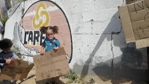 SOUTH AFRICA - Cape Town - Hangberg Clinic Picket (Video) (VcY)