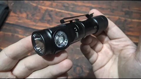 WUBEN L1 Flashlight Kit Review! (180° Degrees Angle Head!)