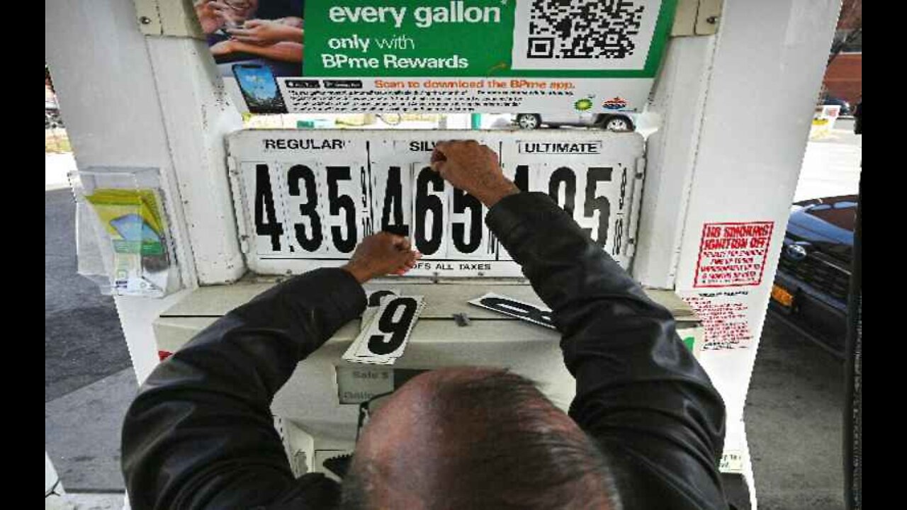 Record Gas Costs Pose Fresh Political Challenge for Biden