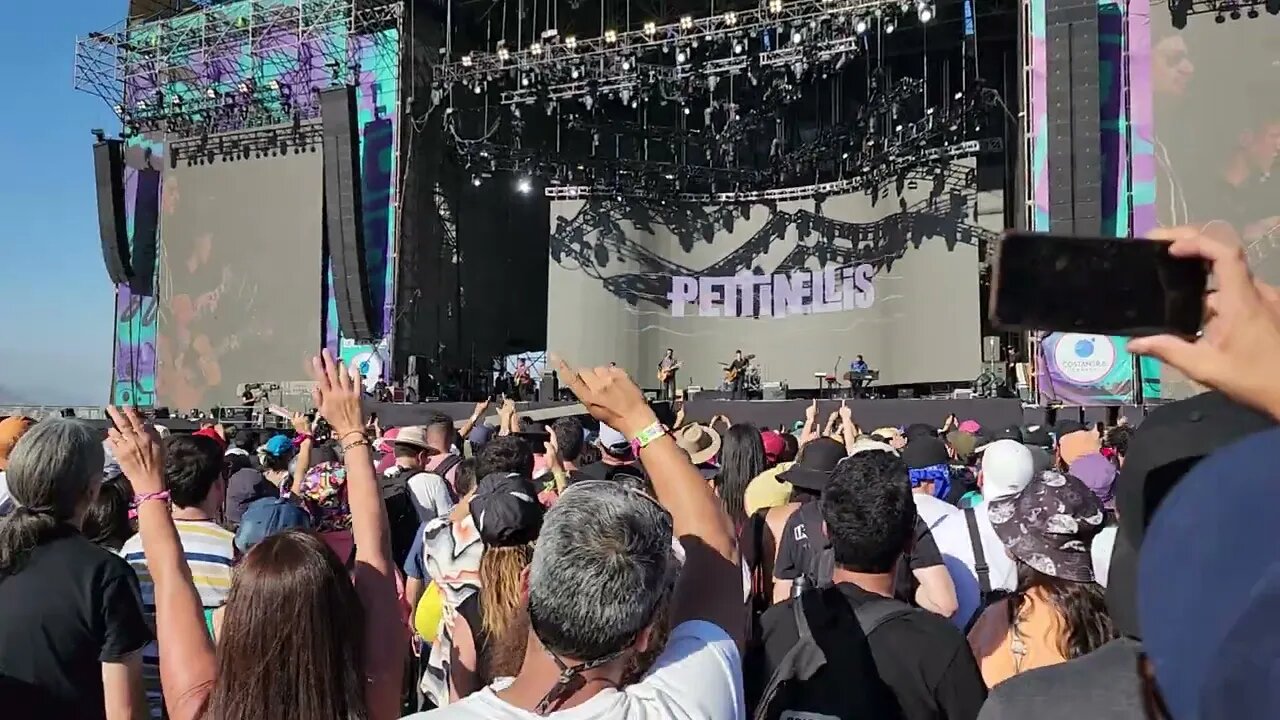 Pettinellis ◉ #Lollapalooza 2023 📅 18.03.2023 🎵 Hospital 🎵 #lollacl #lollacl2023 #lollapaloozachile