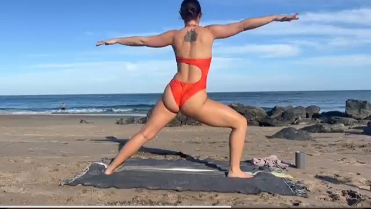 Refreshing yoga at the beach