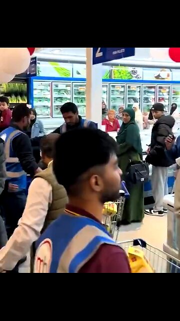 London Supermarkets Descend into Chaos!